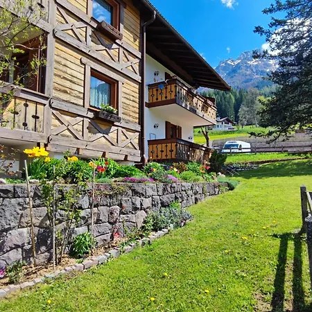 Garofol Da Mont-dolomiti E Relax Apartment *